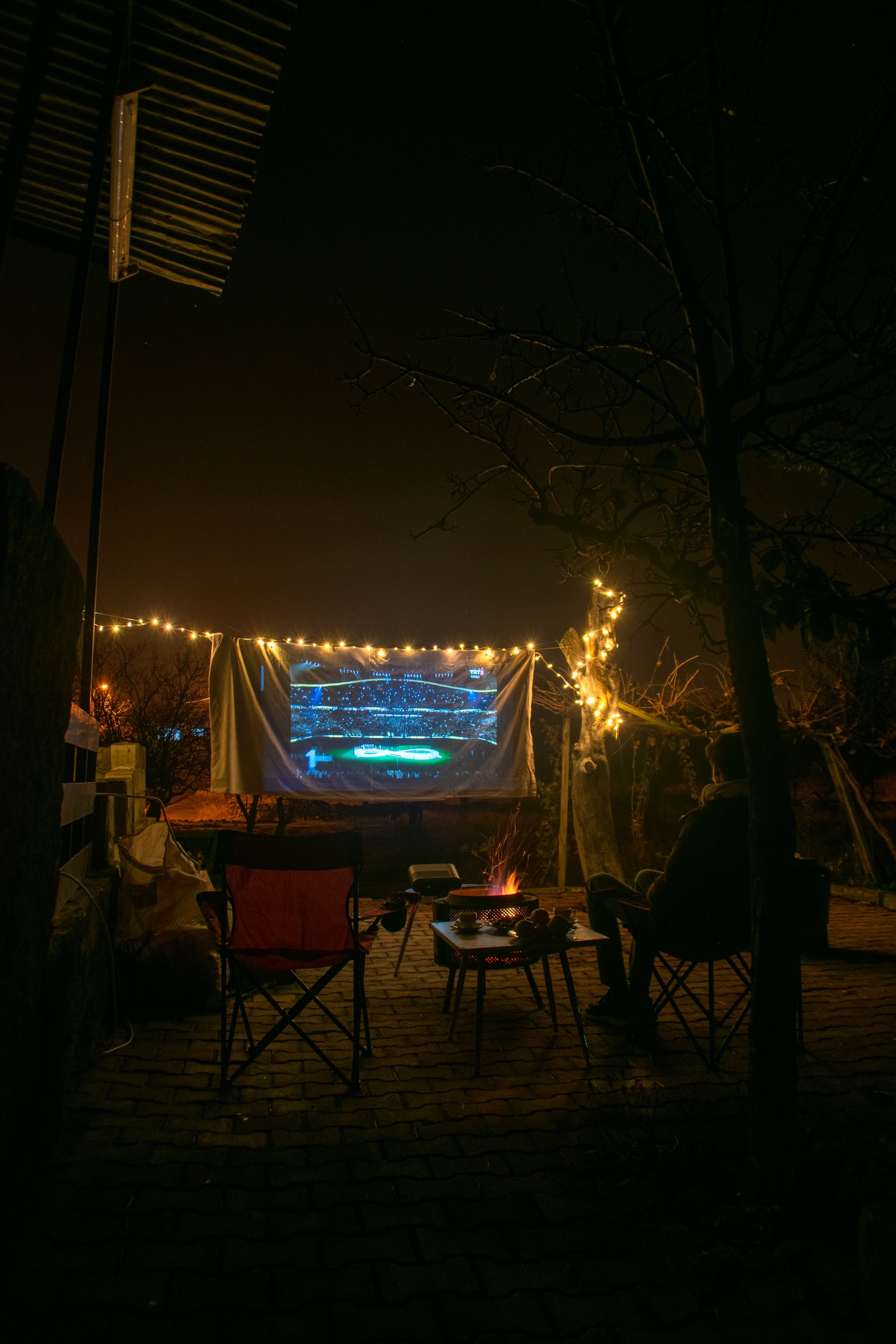 Cine al aire libre de noche (foto de muestra)